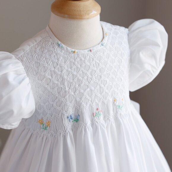 White Smocked Dress Heirloom Size 18 Months Rare Special Party Portraits New - Picture 3 of 6